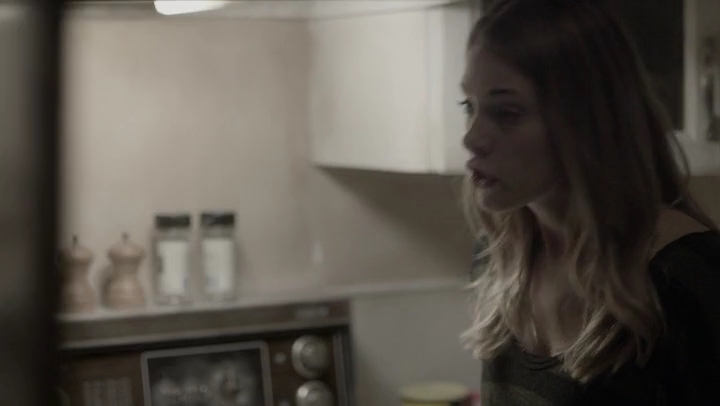 Ashley-Greene-dot-nl_Rogue4x05PoolBoy1117.jpg