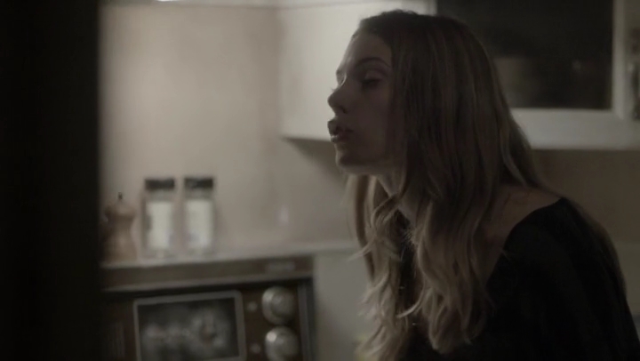 Ashley-Greene-dot-nl_Rogue4x05PoolBoy1118.jpg