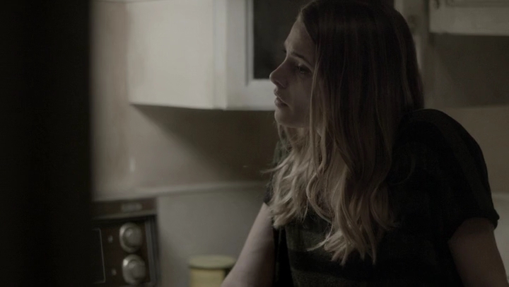 Ashley-Greene-dot-nl_Rogue4x05PoolBoy1127.jpg