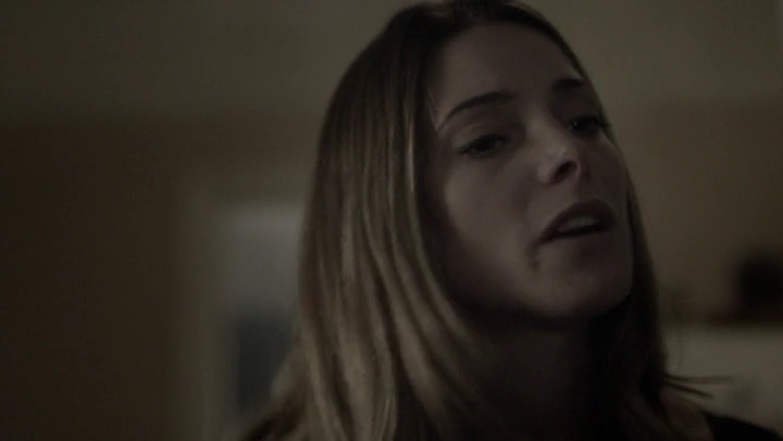Ashley-Greene-dot-nl_Rogue4x05PoolBoy1158.jpg