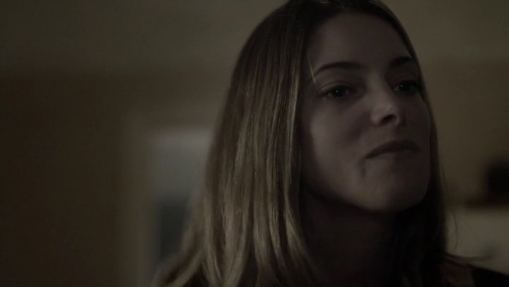Ashley-Greene-dot-nl_Rogue4x05PoolBoy1159.jpg