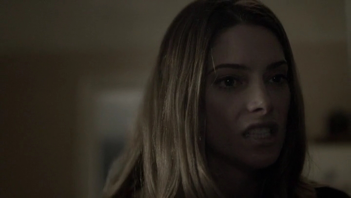 Ashley-Greene-dot-nl_Rogue4x05PoolBoy1160.jpg