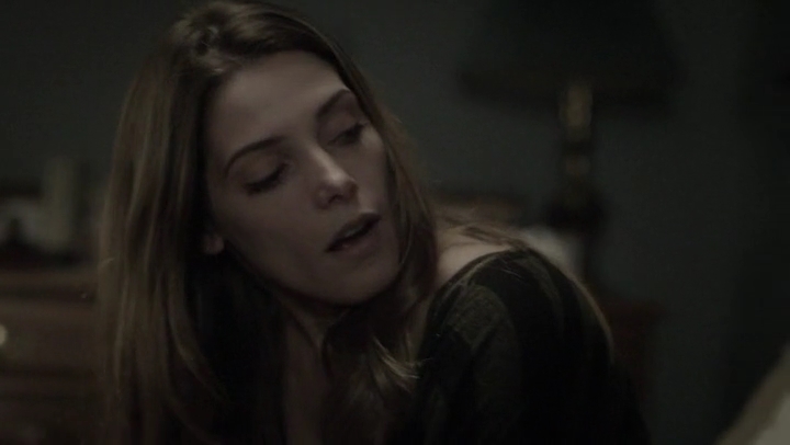 Ashley-Greene-dot-nl_Rogue4x05PoolBoy1196.jpg