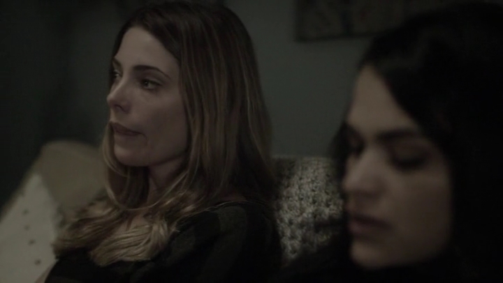 Ashley-Greene-dot-nl_Rogue4x05PoolBoy1200.jpg