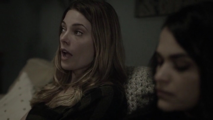 Ashley-Greene-dot-nl_Rogue4x05PoolBoy1202.jpg