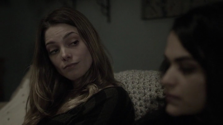 Ashley-Greene-dot-nl_Rogue4x05PoolBoy1205.jpg