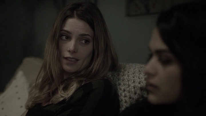 Ashley-Greene-dot-nl_Rogue4x05PoolBoy1213.jpg