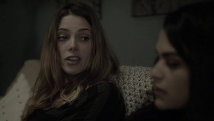 Ashley-Greene-dot-nl_Rogue4x05PoolBoy1214.jpg