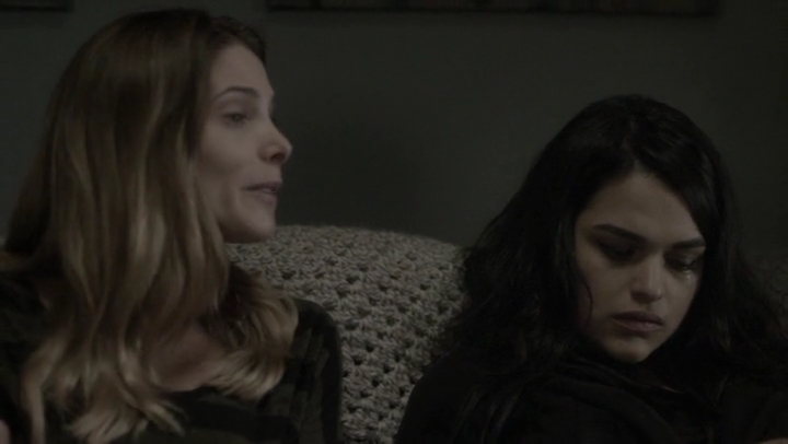 Ashley-Greene-dot-nl_Rogue4x05PoolBoy1221.jpg