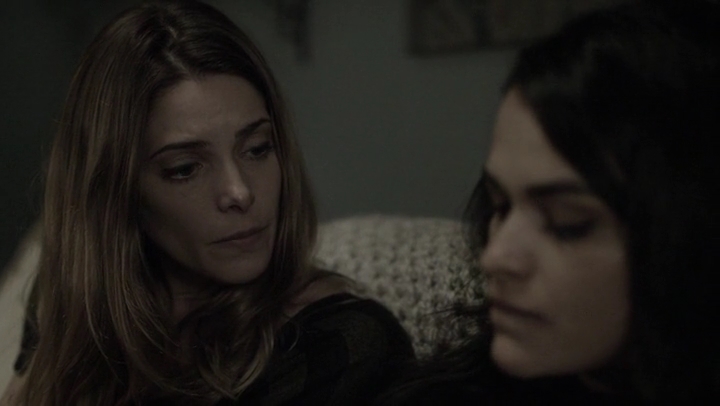 Ashley-Greene-dot-nl_Rogue4x05PoolBoy1228.jpg