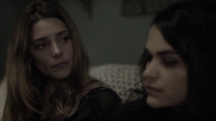Ashley-Greene-dot-nl_Rogue4x05PoolBoy1230.jpg