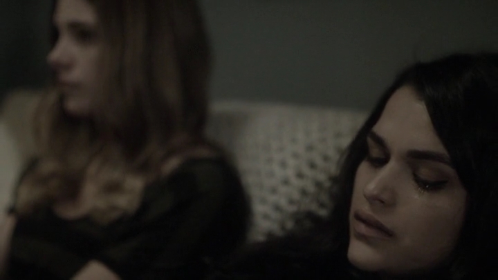Ashley-Greene-dot-nl_Rogue4x05PoolBoy1240.jpg