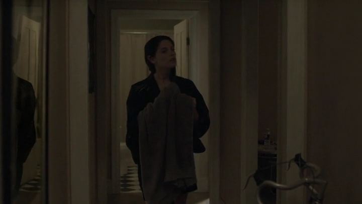 Ashley-Greene-dot-nl_Rogue4x05PoolBoy1485.jpg