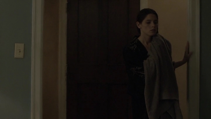 Ashley-Greene-dot-nl_Rogue4x05PoolBoy1491.jpg