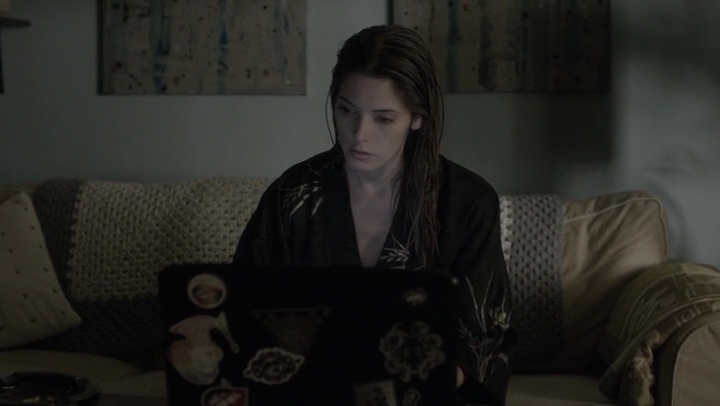 Ashley-Greene-dot-nl_Rogue4x05PoolBoy1501.jpg