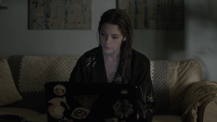 Ashley-Greene-dot-nl_Rogue4x05PoolBoy1502.jpg
