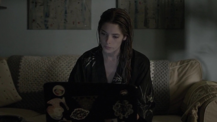 Ashley-Greene-dot-nl_Rogue4x05PoolBoy1503.jpg