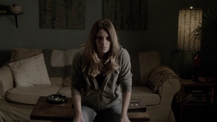 Ashley-Greene-dot-nl_Rogue4x05PoolBoy1644.jpg