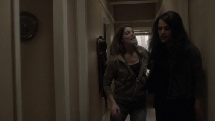 Ashley-Greene-dot-nl_Rogue4x05PoolBoy1668.jpg