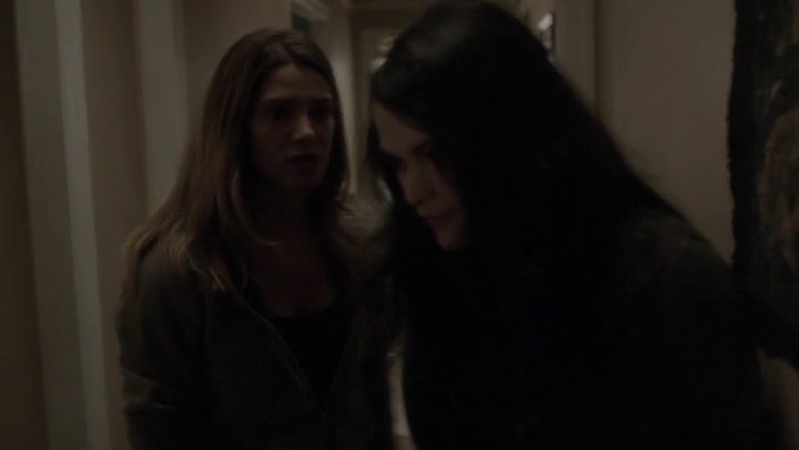 Ashley-Greene-dot-nl_Rogue4x05PoolBoy1673.jpg
