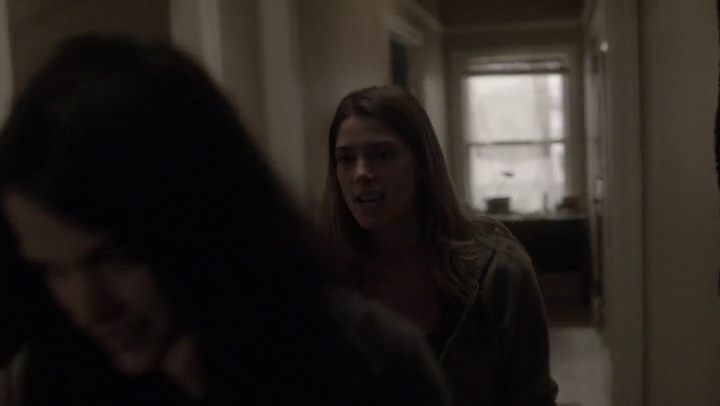 Ashley-Greene-dot-nl_Rogue4x05PoolBoy1674.jpg