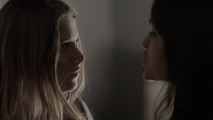 Ashley-Greene-dot-nl_Rogue4x05PoolBoy1707.jpg