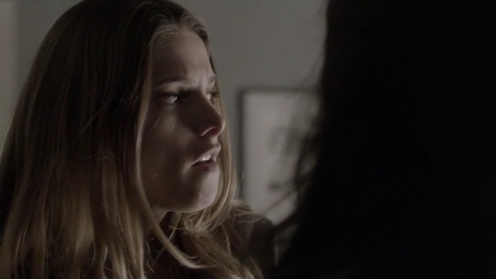 Ashley-Greene-dot-nl_Rogue4x05PoolBoy1719.jpg
