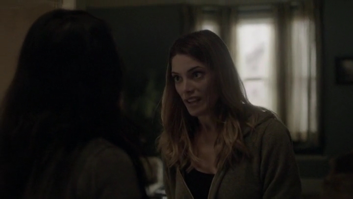 Ashley-Greene-dot-nl_Rogue4x05PoolBoy1736.jpg