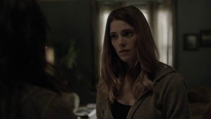 Ashley-Greene-dot-nl_Rogue4x05PoolBoy1739.jpg