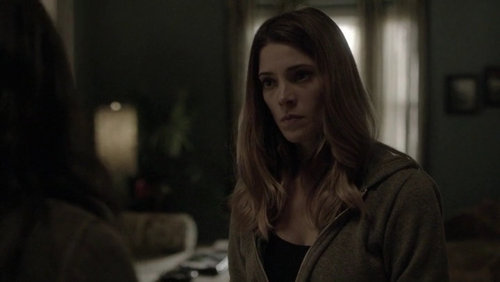 Ashley-Greene-dot-nl_Rogue4x05PoolBoy1740.jpg