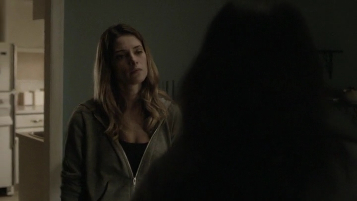 Ashley-Greene-dot-nl_Rogue4x05PoolBoy1751.jpg