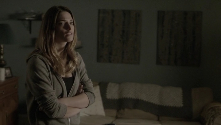 Ashley-Greene-dot-nl_Rogue4x05PoolBoy1847.jpg