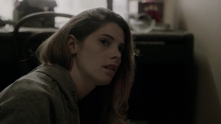 Ashley-Greene-dot-nl_Rogue4x05PoolBoy2070.jpg
