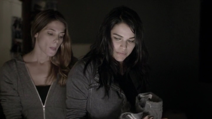 Ashley-Greene-dot-nl_Rogue4x05PoolBoy2093.jpg