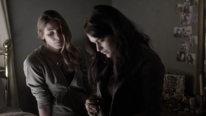Ashley-Greene-dot-nl_Rogue4x05PoolBoy2102.jpg