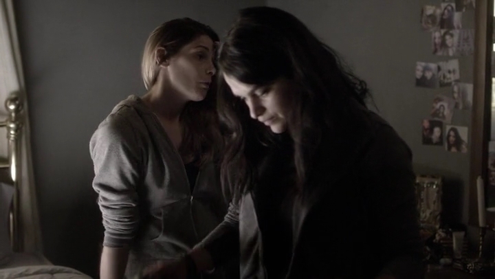 Ashley-Greene-dot-nl_Rogue4x05PoolBoy2103.jpg