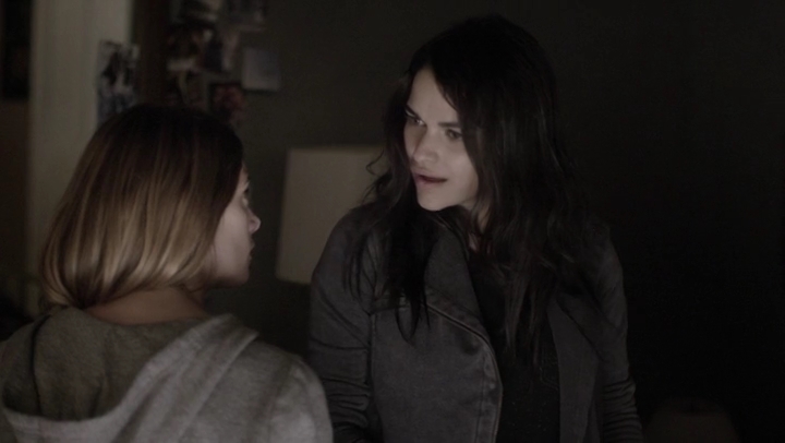 Ashley-Greene-dot-nl_Rogue4x05PoolBoy2112.jpg