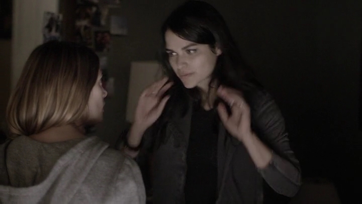 Ashley-Greene-dot-nl_Rogue4x05PoolBoy2114.jpg