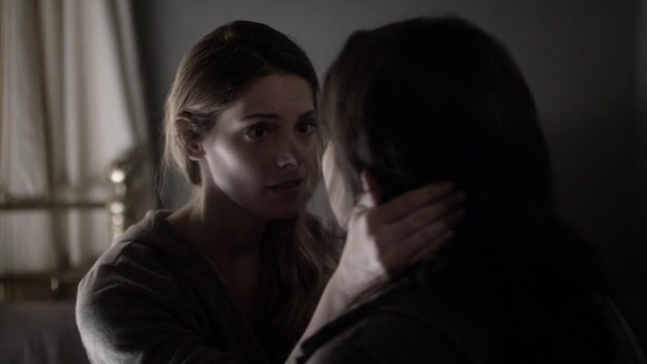Ashley-Greene-dot-nl_Rogue4x05PoolBoy2125.jpg