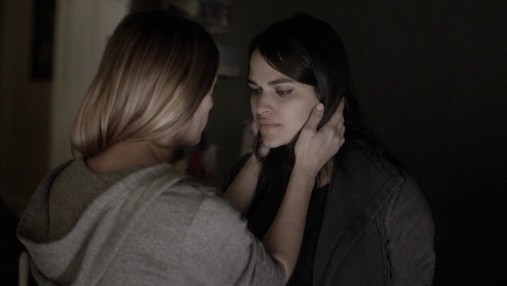Ashley-Greene-dot-nl_Rogue4x05PoolBoy2129.jpg