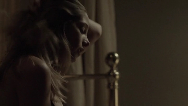 Ashley-Greene-dot-nl_Rogue4x05PoolBoy2664.jpg