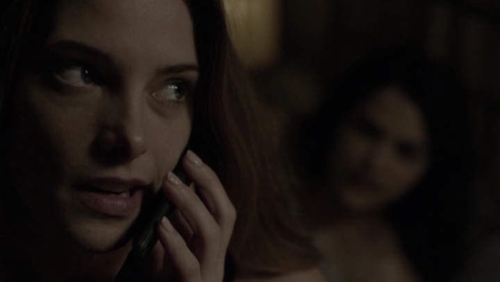 Ashley-Greene-dot-nl_Rogue4x05PoolBoy2674.jpg