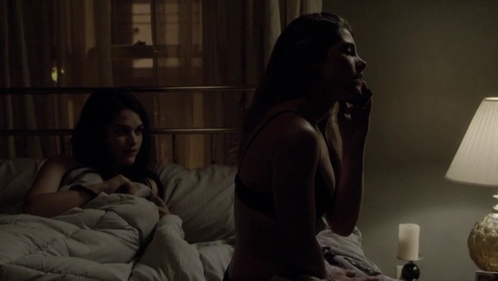 Ashley-Greene-dot-nl_Rogue4x05PoolBoy2681.jpg