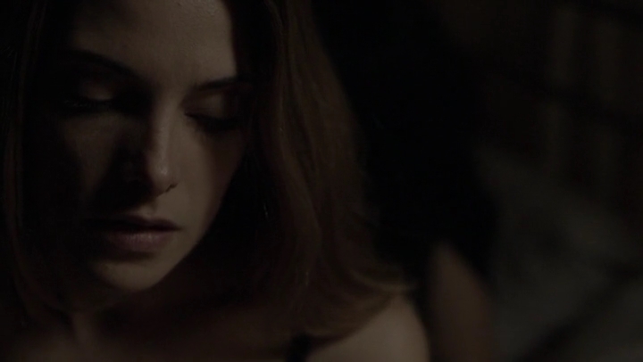 Ashley-Greene-dot-nl_Rogue4x05PoolBoy2692.jpg