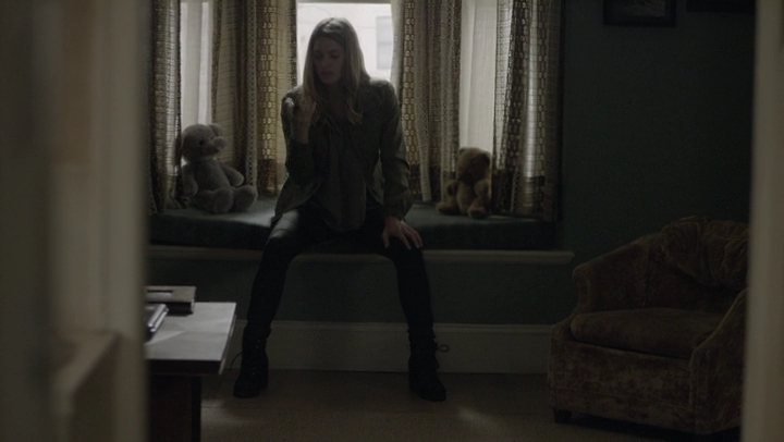Ashley-Greene-dot-NL_Rogue4x06Elk0238.jpg