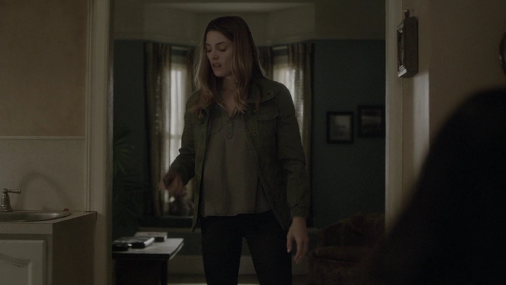 Ashley-Greene-dot-NL_Rogue4x06Elk0253.jpg