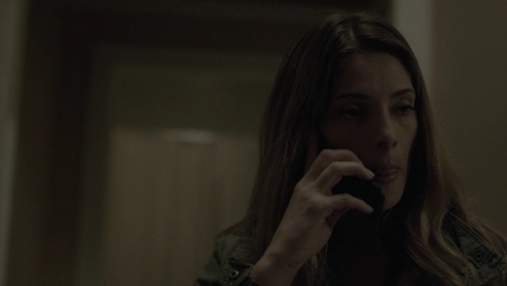 Ashley-Greene-dot-NL_Rogue4x06Elk0335.jpg