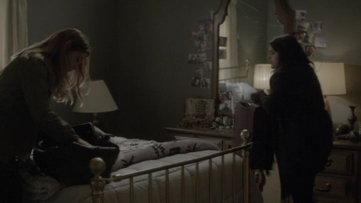 Ashley-Greene-dot-NL_Rogue4x06Elk0389.jpg