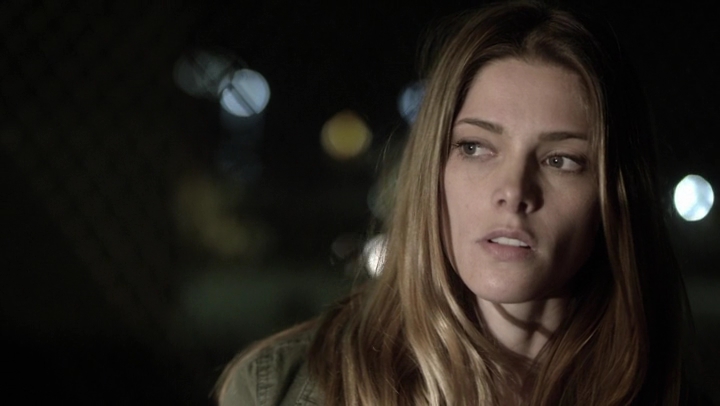Ashley-Greene-dot-NL_Rogue4x06Elk2028.jpg