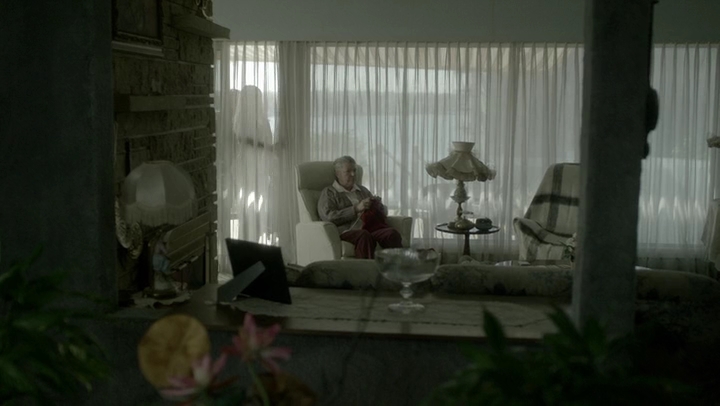Ashley-Greene-dot-NL_Rogue4x06Elk2733.jpg